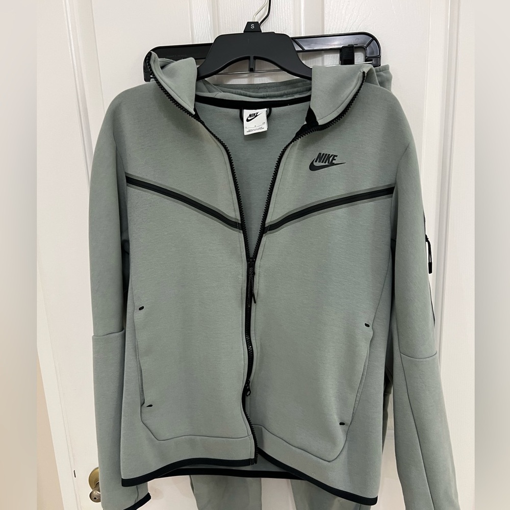 Nike Tech sportswear Fleece suit